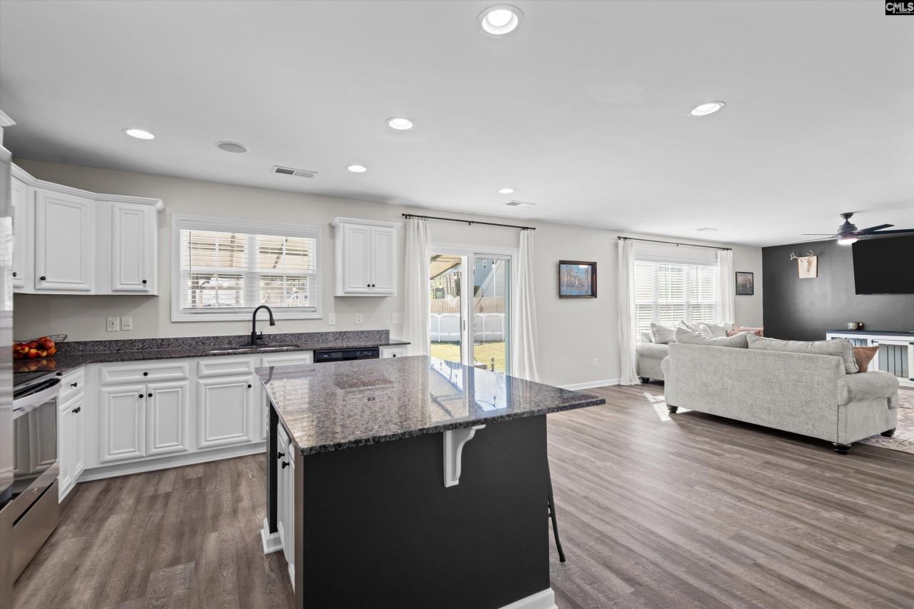 38 Regal Drive  Photo 10