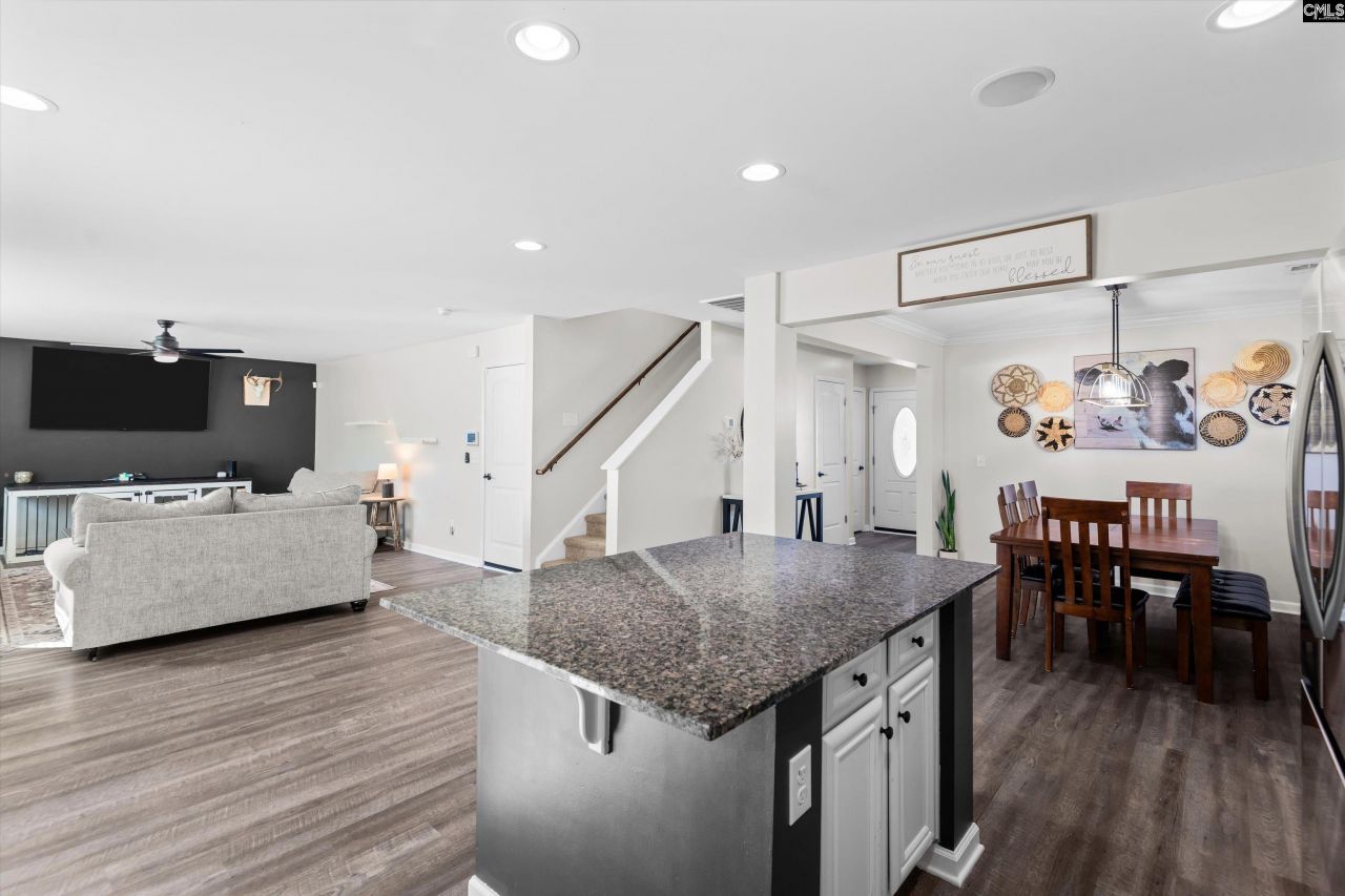 38 Regal Drive  Photo 12