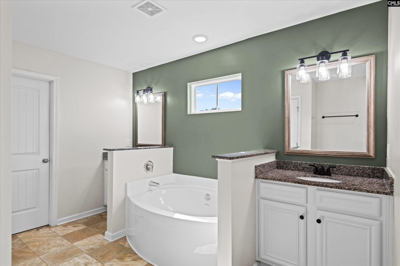 38 Regal Drive  Photo 19