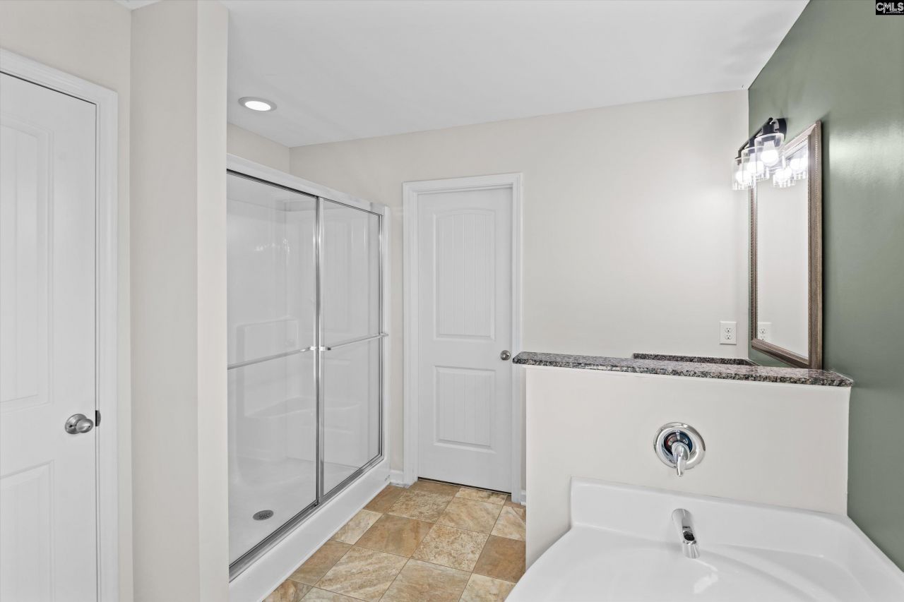 38 Regal Drive  Photo 20