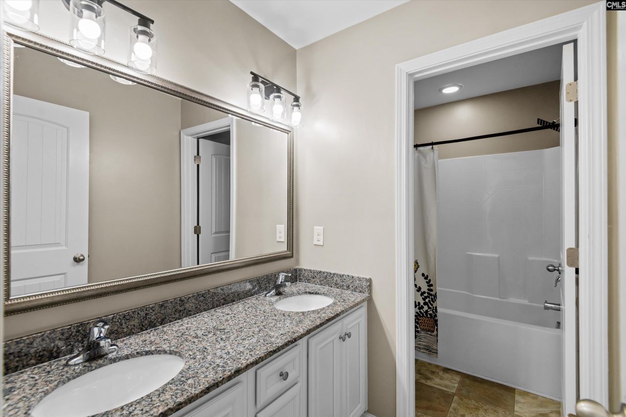 38 Regal Drive  Photo 28