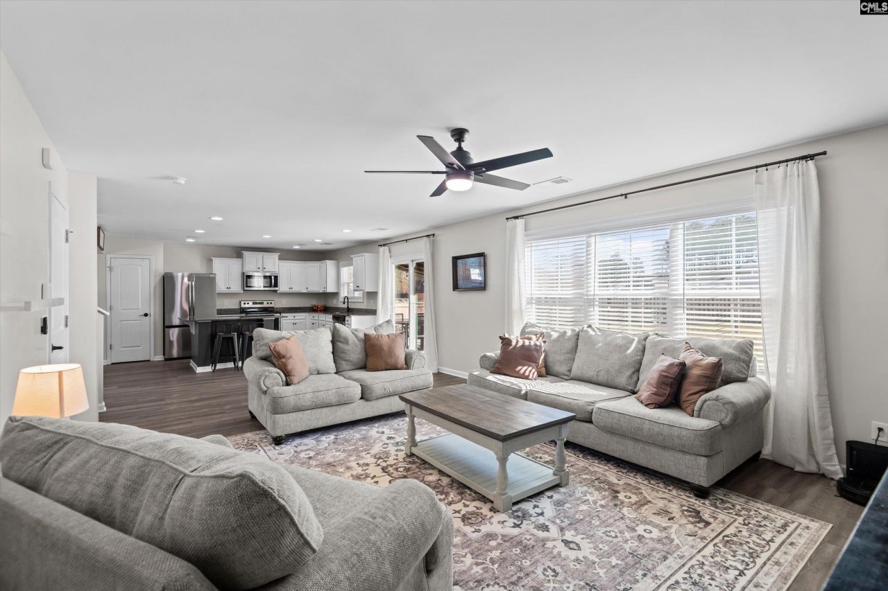 38 Regal Drive  Photo 6