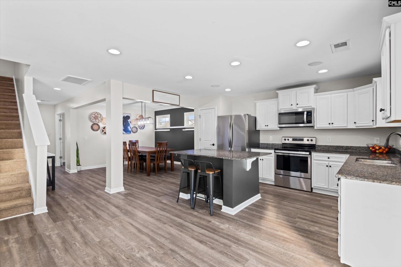 38 Regal Drive  Photo 9