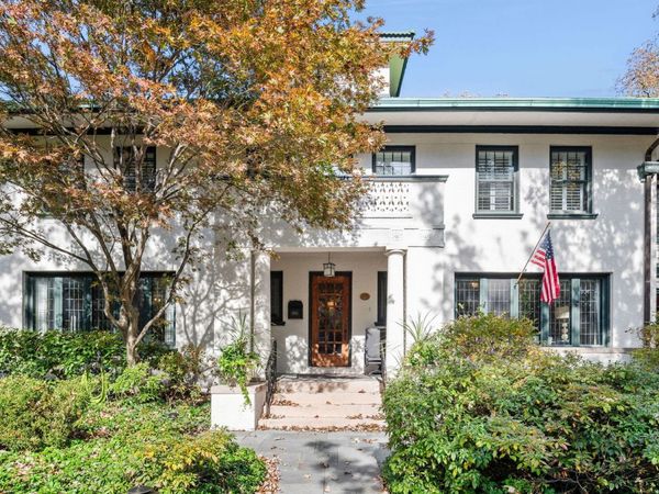 2855 Sheridan Place, Evanston, IL 60201