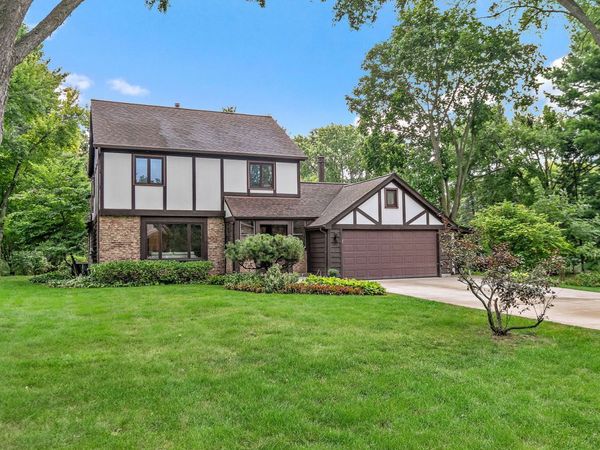 2916 Skyline Drive , Crystal Lake, IL 60012