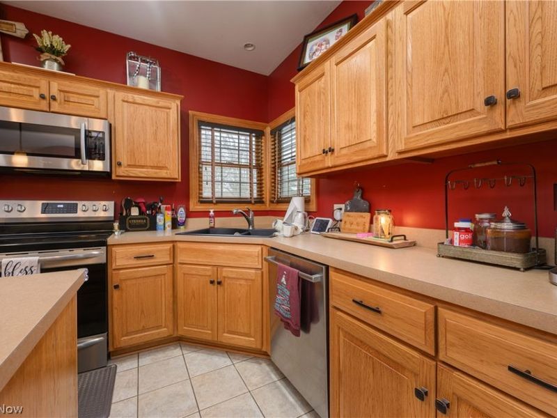 806 Forrest Ridge Drive, Dover, OH 44622 Photo 16