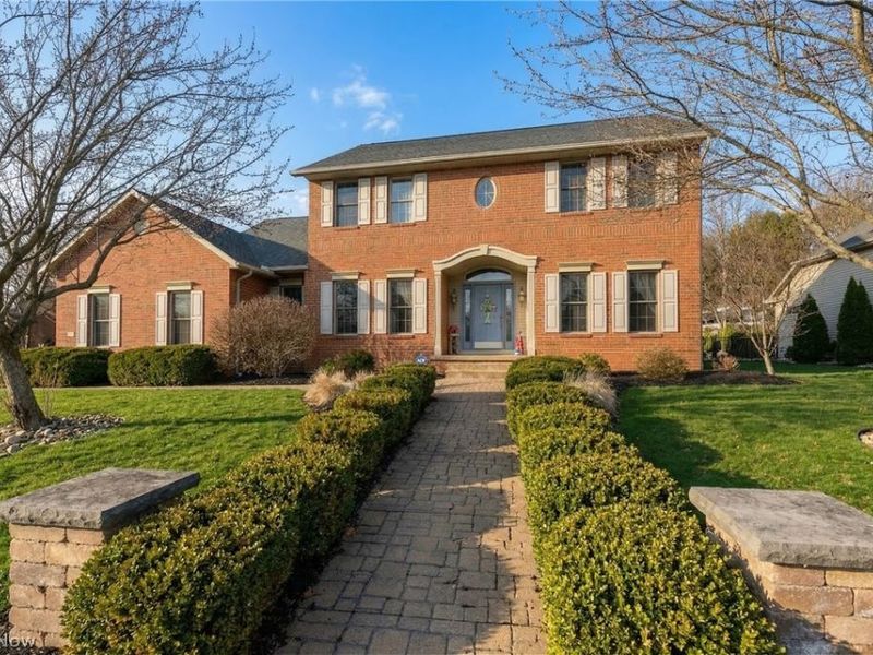 806 Forrest Ridge Drive, Dover, OH 44622 Photo 2