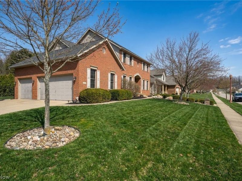 806 Forrest Ridge Drive, Dover, OH 44622 Photo 3