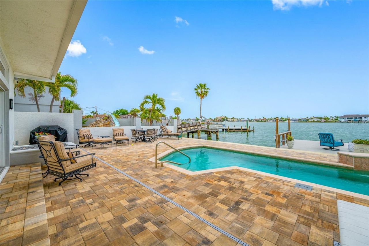 540 59th Avenue, Saint Pete Beach, FL 33706 Photo