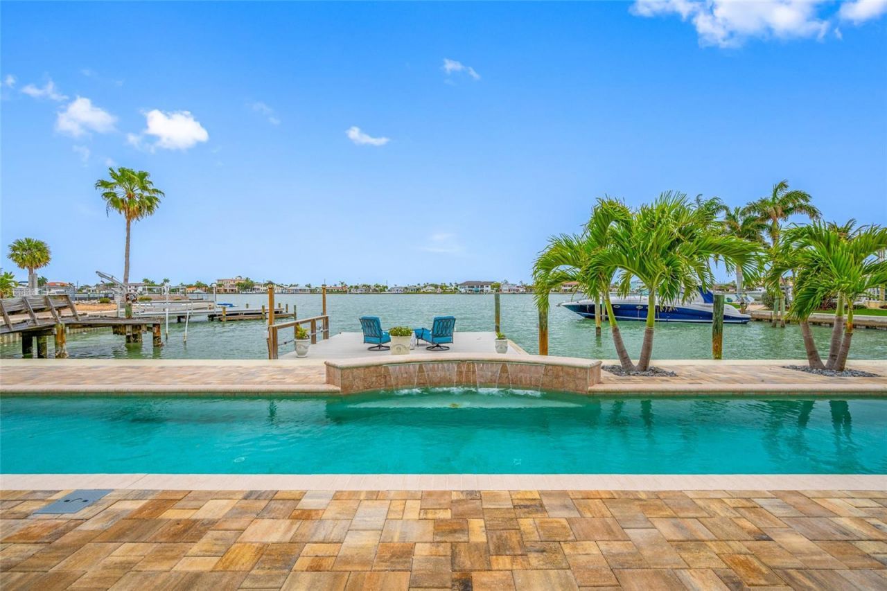 540 59th Avenue, Saint Pete Beach, FL 33706 Photo