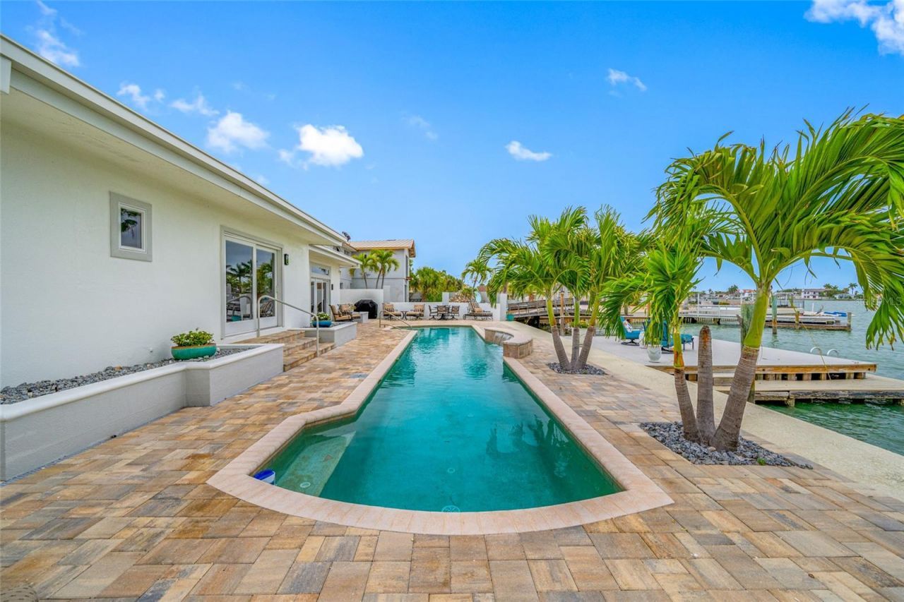 540 59th Avenue, Saint Pete Beach, FL 33706 Photo