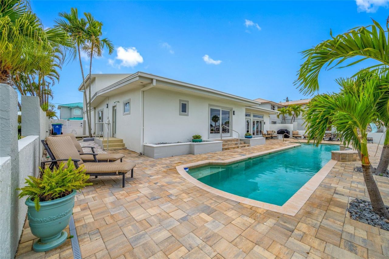540 59th Avenue, Saint Pete Beach, FL 33706 Photo
