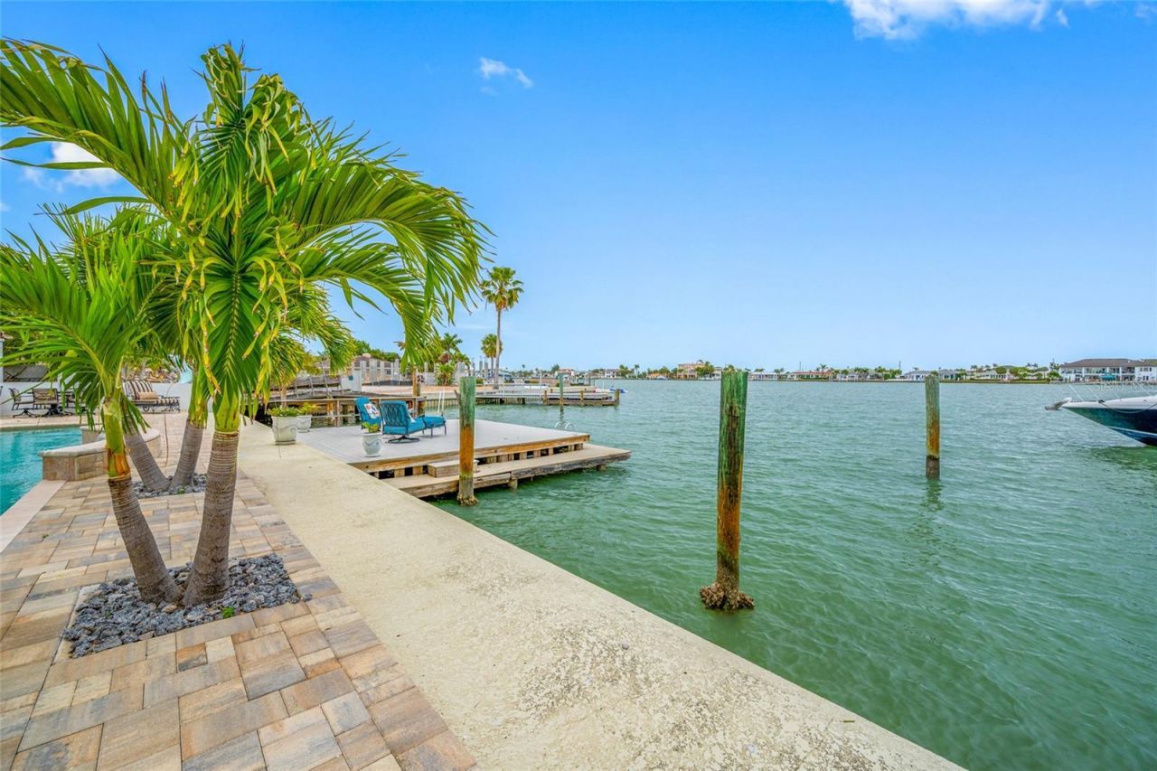 540 59th Avenue, Saint Pete Beach, FL 33706 Photo