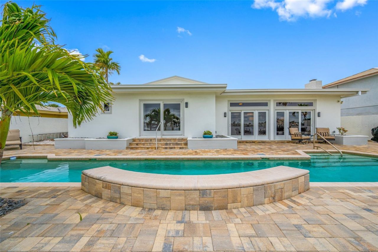 540 59th Avenue, Saint Pete Beach, FL 33706 Photo