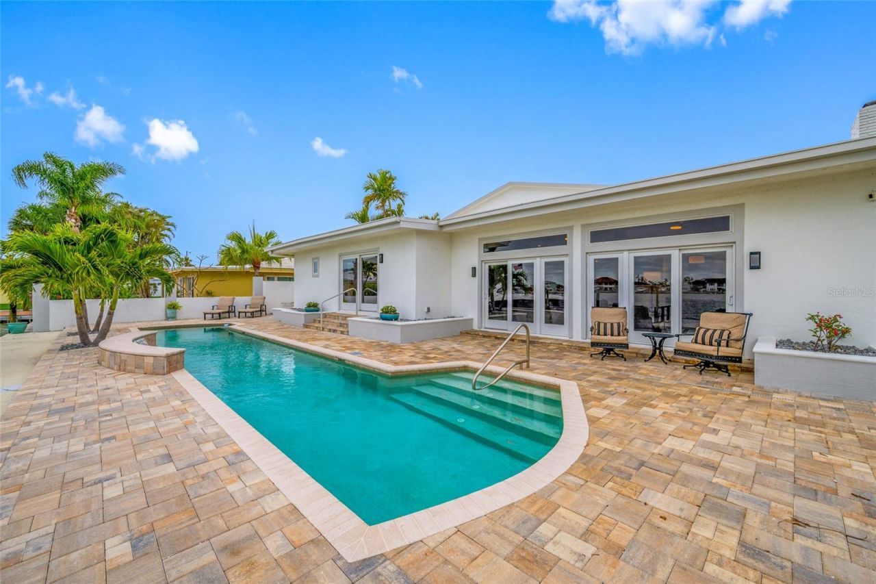540 59th Avenue, Saint Pete Beach, FL 33706 Photo