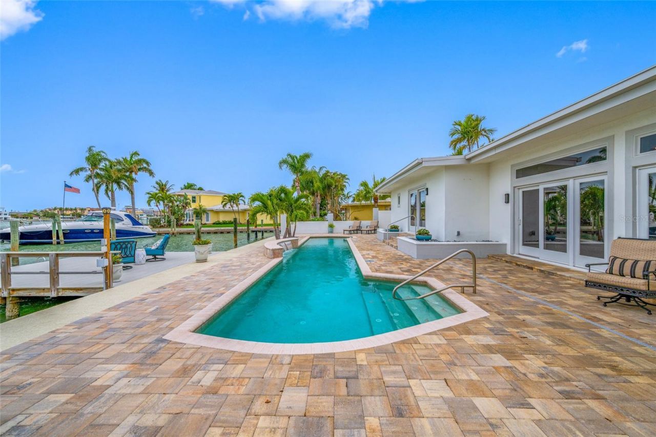 540 59th Avenue, Saint Pete Beach, FL 33706 Photo