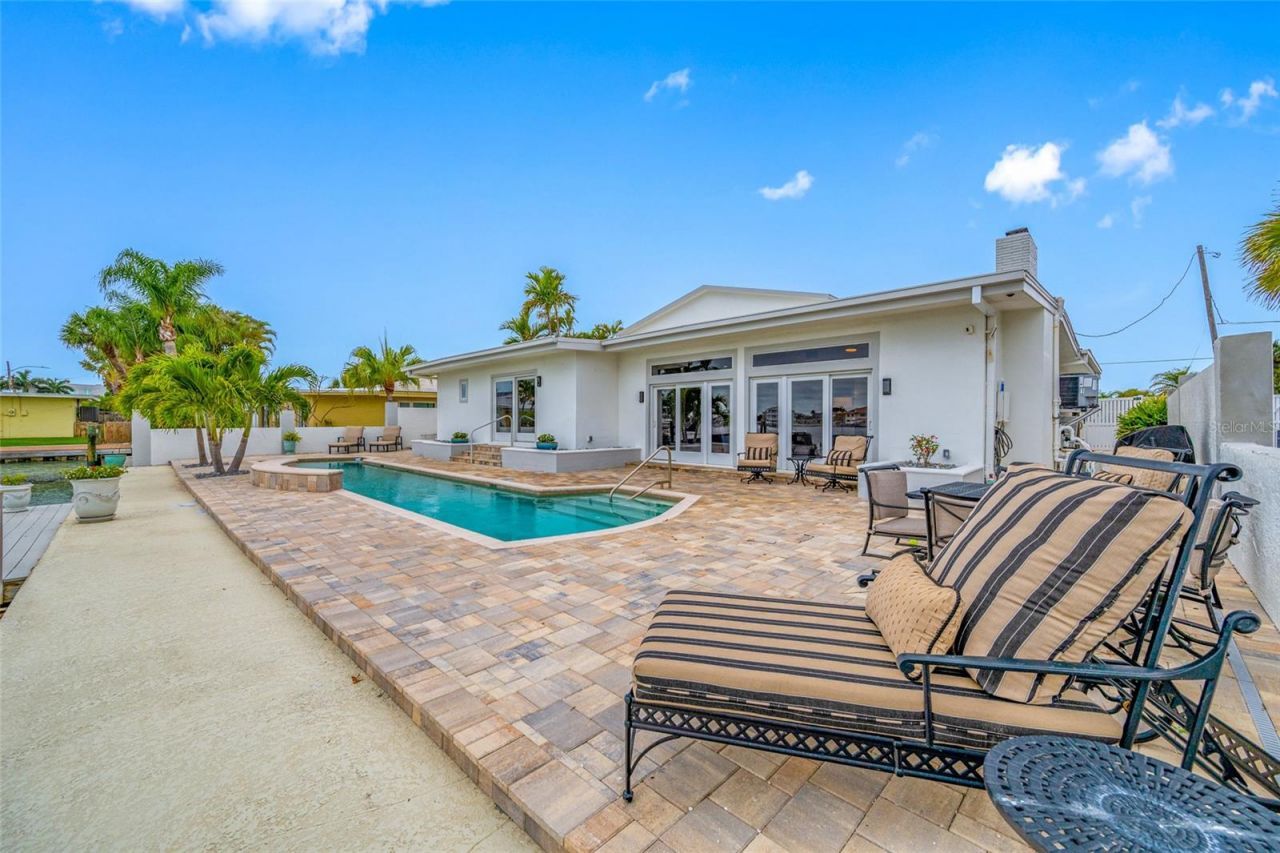 540 59th Avenue, Saint Pete Beach, FL 33706 Photo