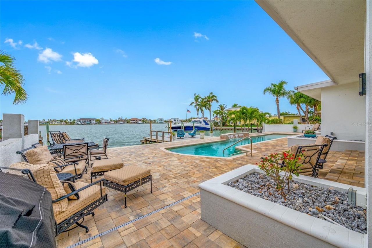 540 59th Avenue, Saint Pete Beach, FL 33706 Photo