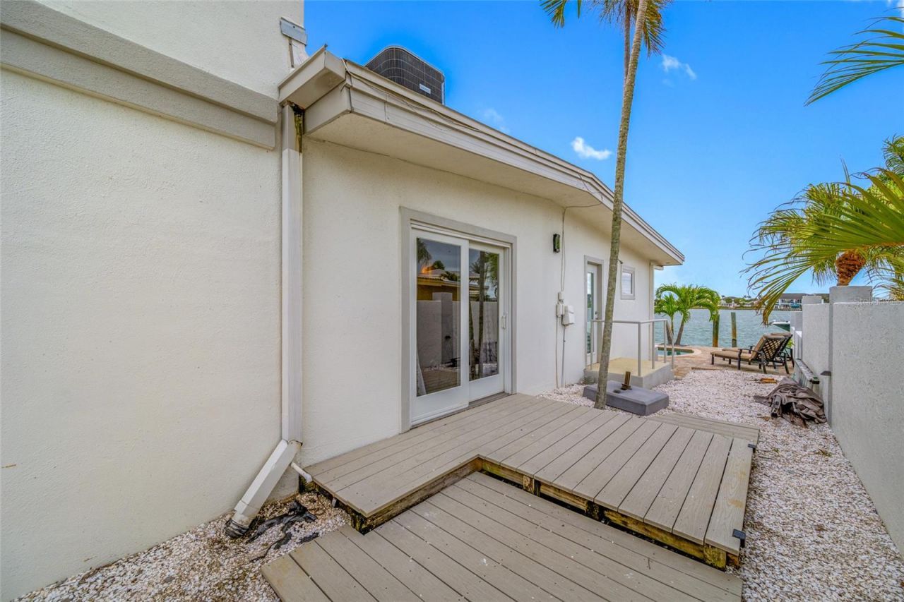 540 59th Avenue, Saint Pete Beach, FL 33706 Photo
