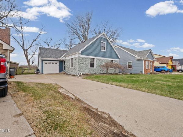 2718 Detwiler Drive, Toledo, OH 43611