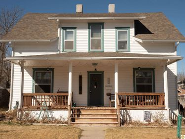 171 Maple Street, Chadron, NE 69337