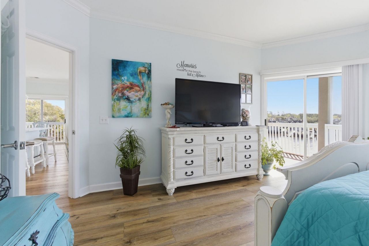 4433 Eastport Blvd. Photo 29