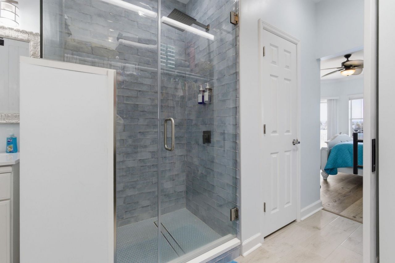 4433 Eastport Blvd. Photo 35