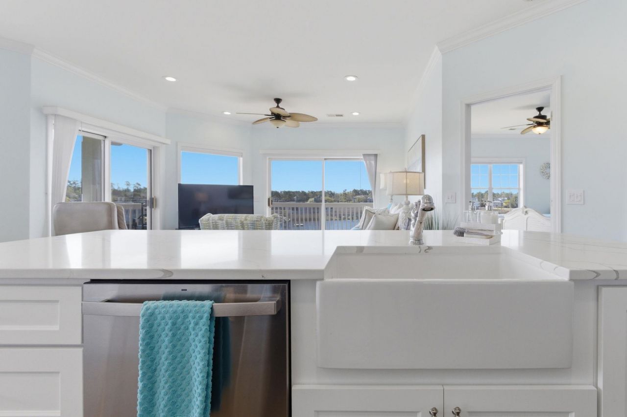 4433 Eastport Blvd. Photo 7