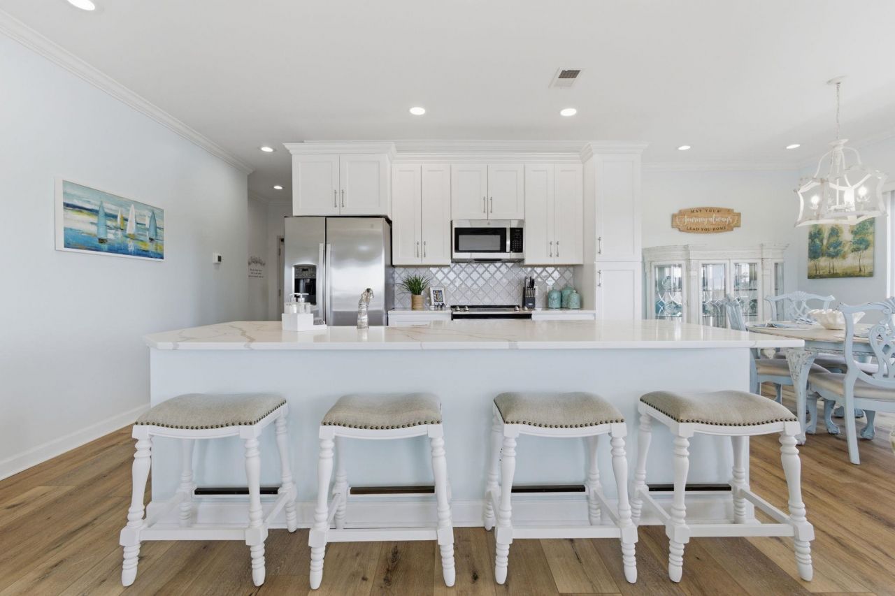 4433 Eastport Blvd. Photo 8