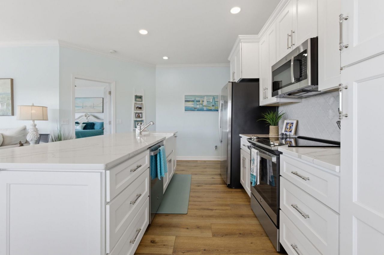 4433 Eastport Blvd. Photo 9