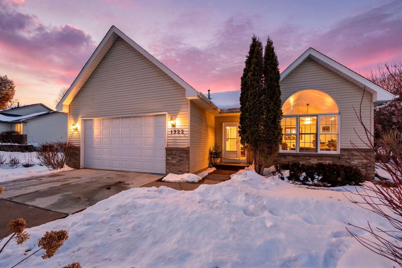 1922 Swenson Street, Stillwater, MN 55082 Main Photo