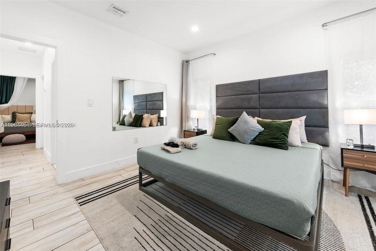 232 NW 59th St , Miami, FL 33127 Photo