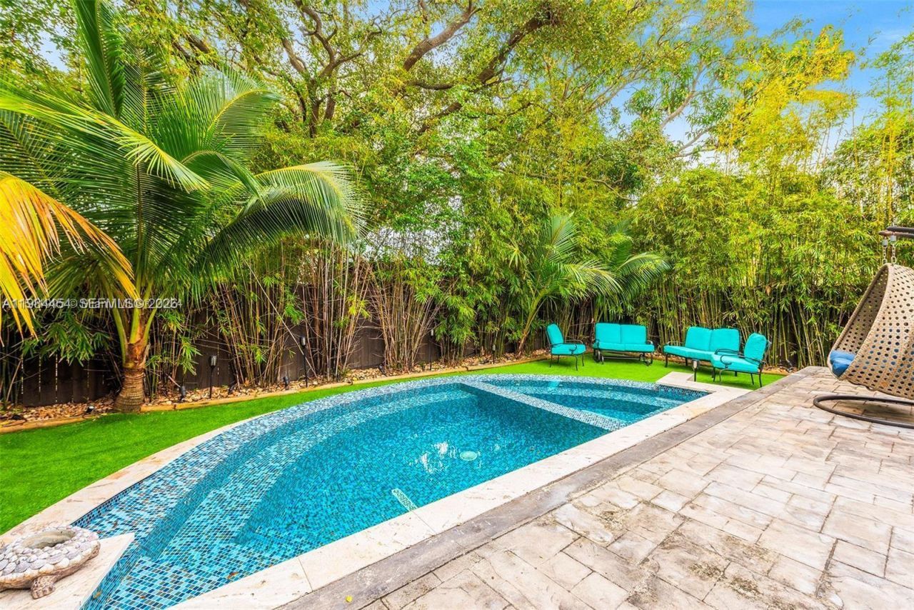 232 NW 59th St , Miami, FL 33127 Photo