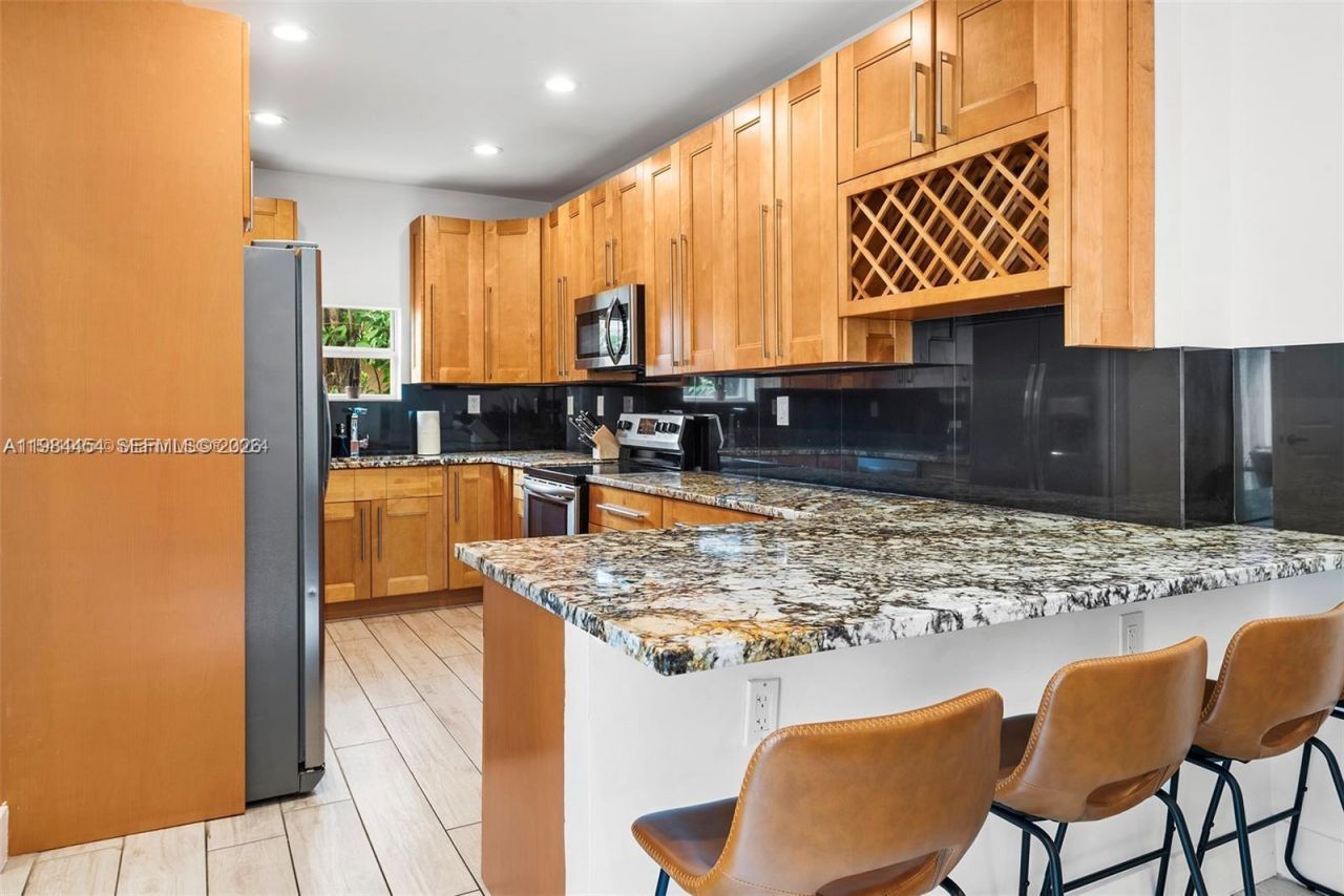 232 NW 59th St , Miami, FL 33127 Photo