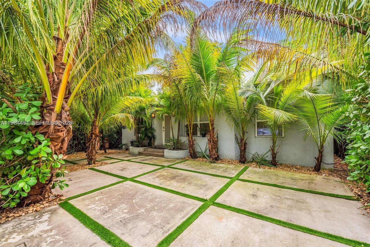 232 NW 59th St , Miami, FL 33127 Photo