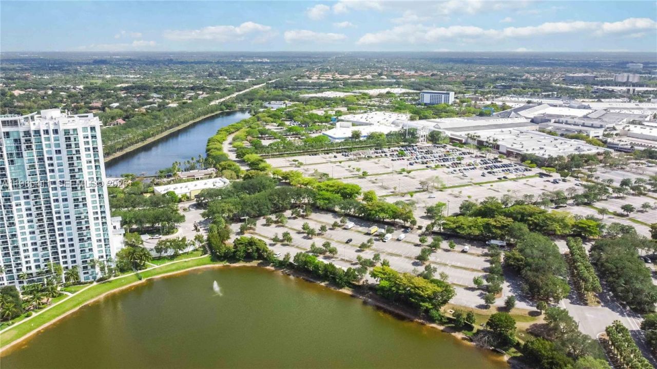 2641 N Flamingo Rd , Unit 307N, Sunrise, FL 33323 Photo