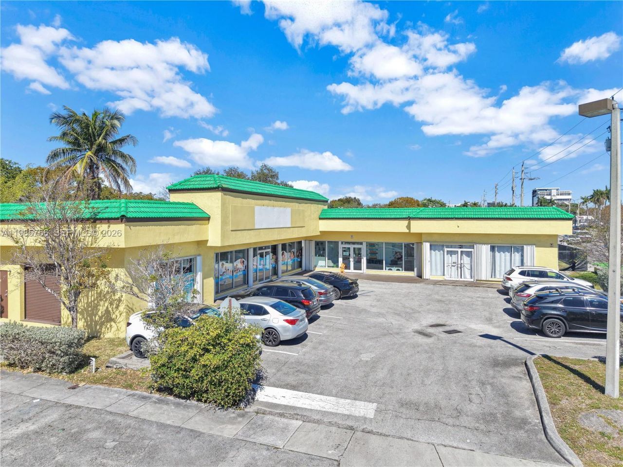 124 S Federal Hwy, Hallandale Beach, FL 33009 Photo