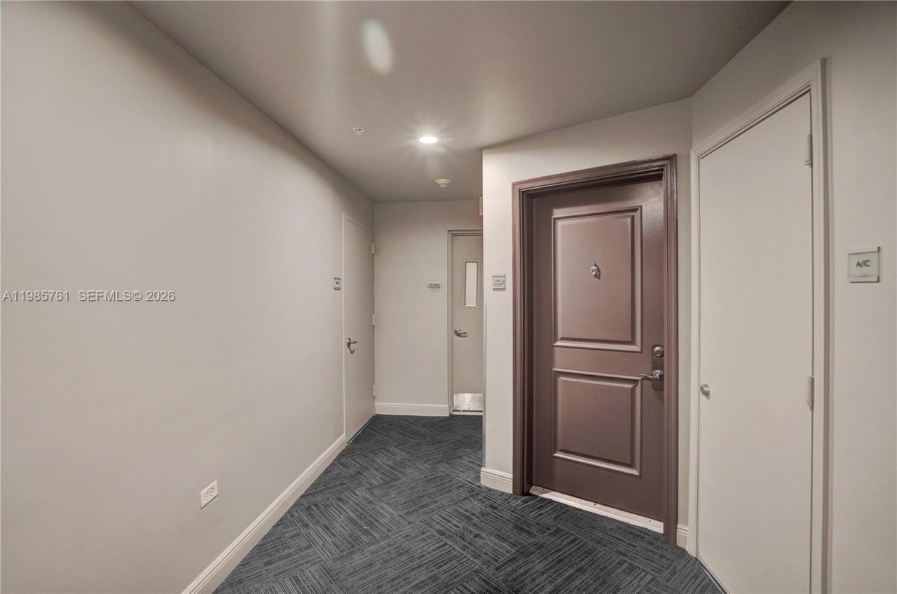 480 NE 30th St, Unit 1007, Miami, FL 33137 Photo