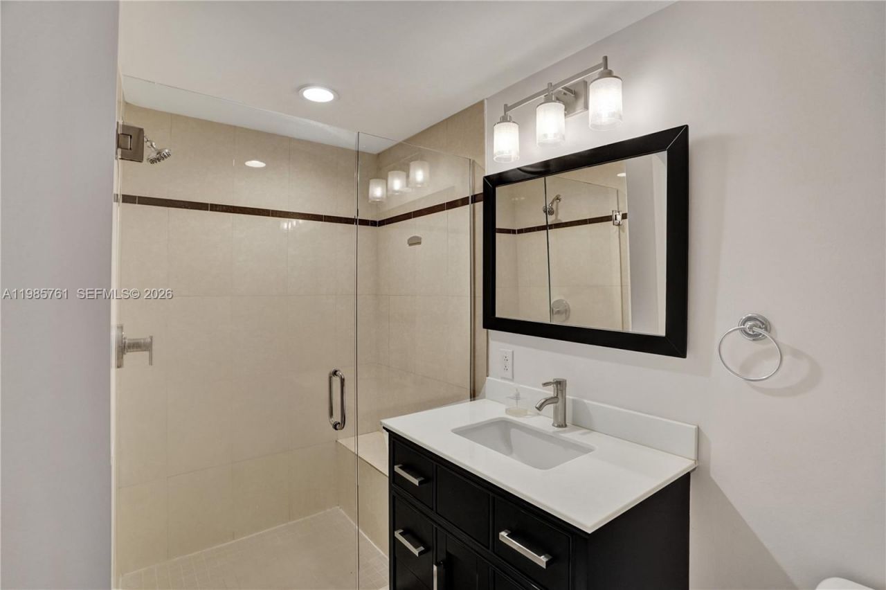 480 NE 30th St, Unit 1007, Miami, FL 33137 Photo