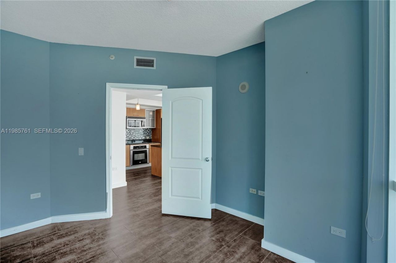 480 NE 30th St, Unit 1007, Miami, FL 33137 Photo