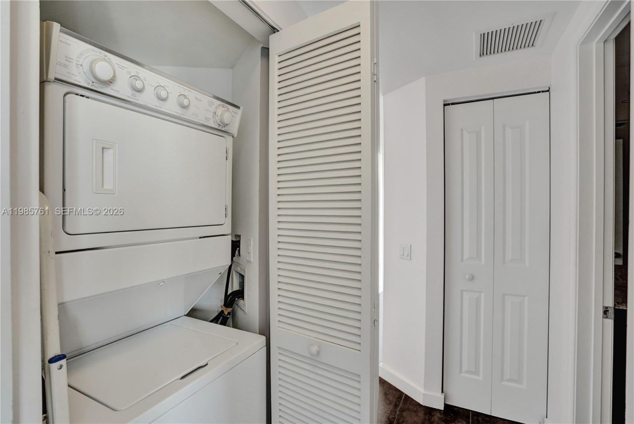 480 NE 30th St, Unit 1007, Miami, FL 33137 Photo