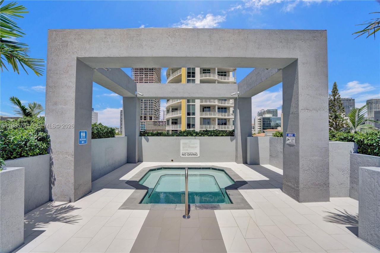 480 NE 30th St, Unit 1007, Miami, FL 33137 Photo