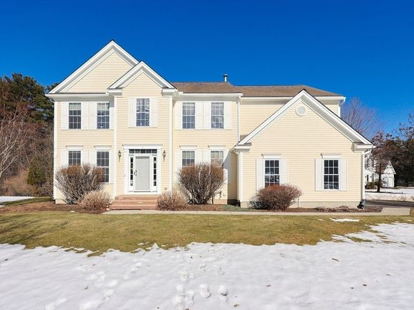1 Honeysuckle Cir, Hopkinton, MA 01748