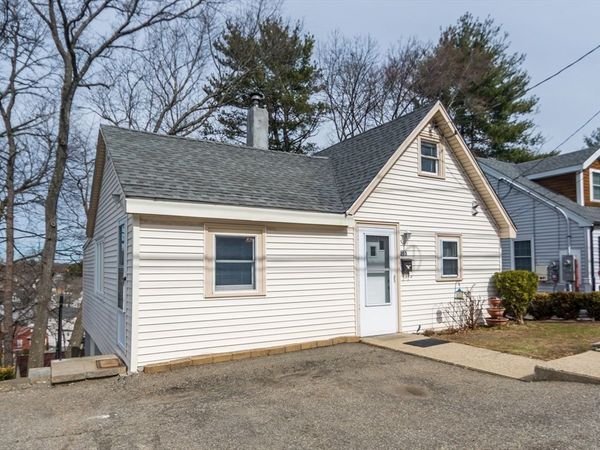 203 College Farm Road, Waltham, MA 02452