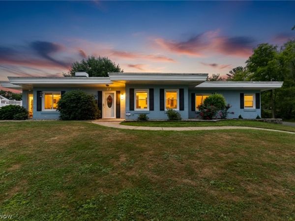 57 Belle Vista Avenue , Hubbard, OH 44425