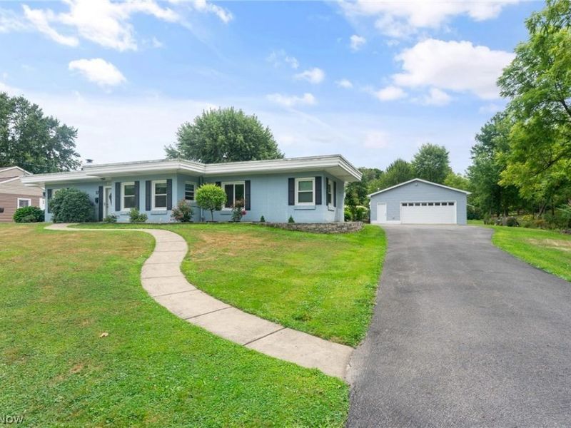 57 Belle Vista Avenue , Hubbard, OH 44425 Photo 2