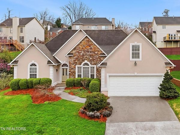 10024 Delle Meade Drive, Knoxville, TN 37931