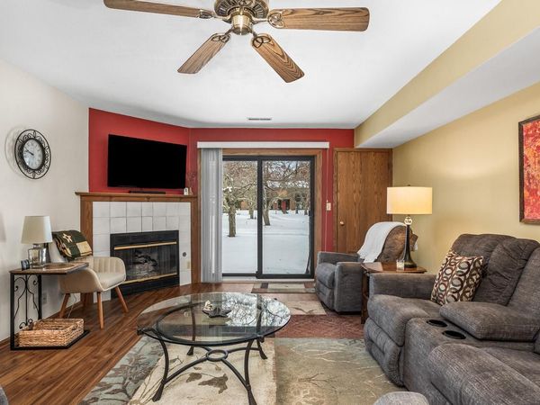 358 Park Hill DRIVE, Unit B, Pewaukee, WI 53072