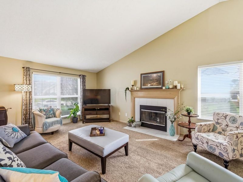 5079 Hilliard Green Drive, Hilliard, OH 43026 Photo 2