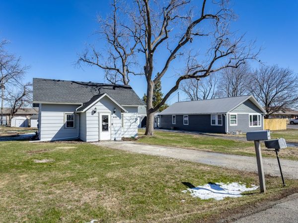 445 Laurel Street, Waukee, IA 50263